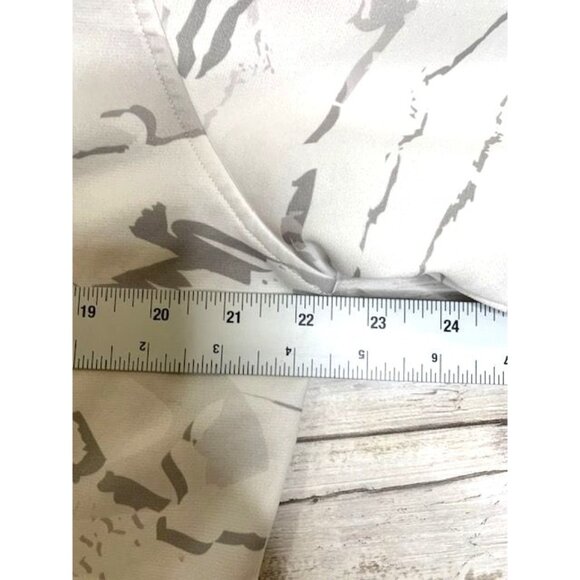 Women's Under Armour L Semi-Fitted Hooded Sweatshirt with Red Logo & Camo Design - Picture 6 of 9